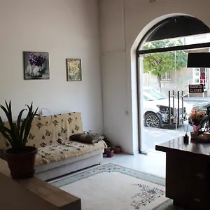  Hostel Near The Square